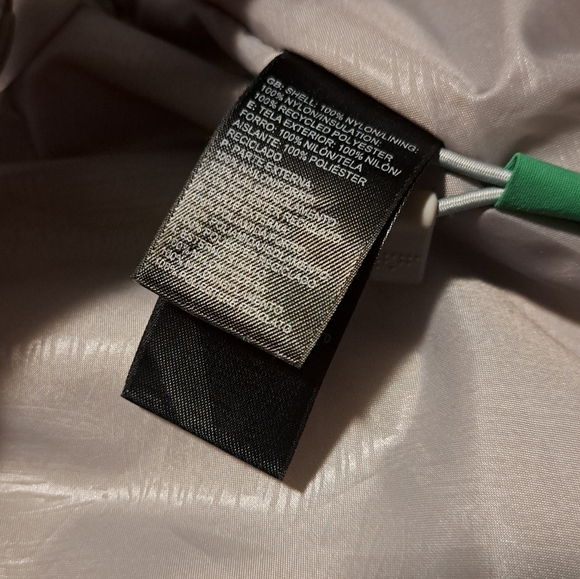 The North Face Women’s Green Hooded Ski Jacket - Picture 8 of 11